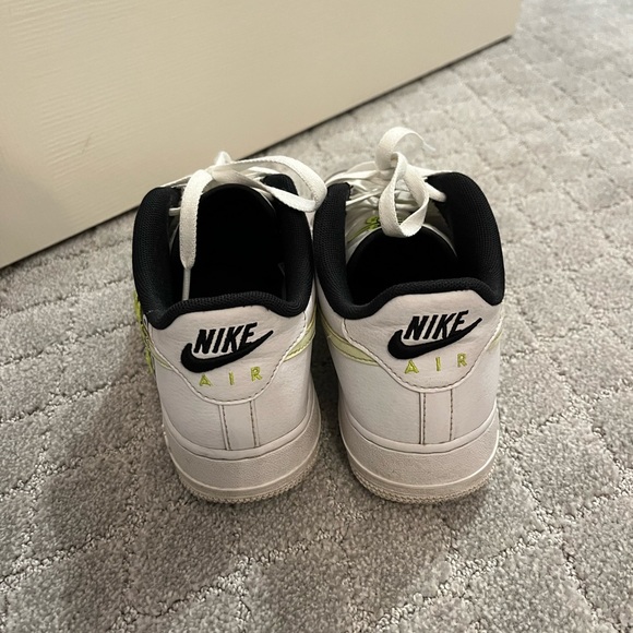 Nike Air Force One - Picture 4 of 4
